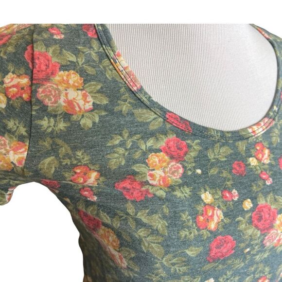 NWT Womens Lularoe Rose Print Allover Print Classic T Tee Shirt - Sz XXS - Picture 2 of 2